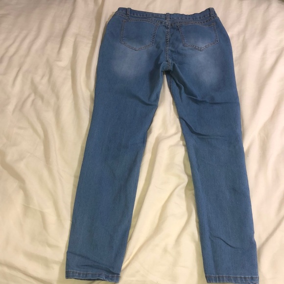 Jeans - Picture 3 of 4